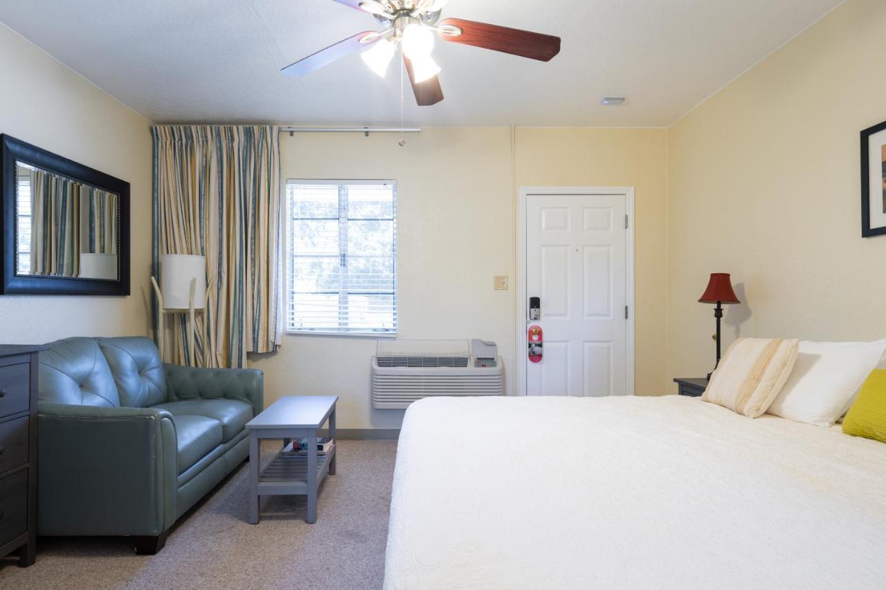 Mar Bay Exclusive Suites Safety Harbor Bagian luar foto