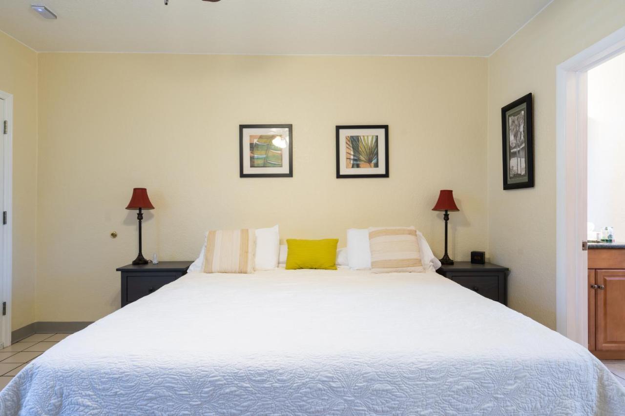 Mar Bay Exclusive Suites Safety Harbor Bagian luar foto