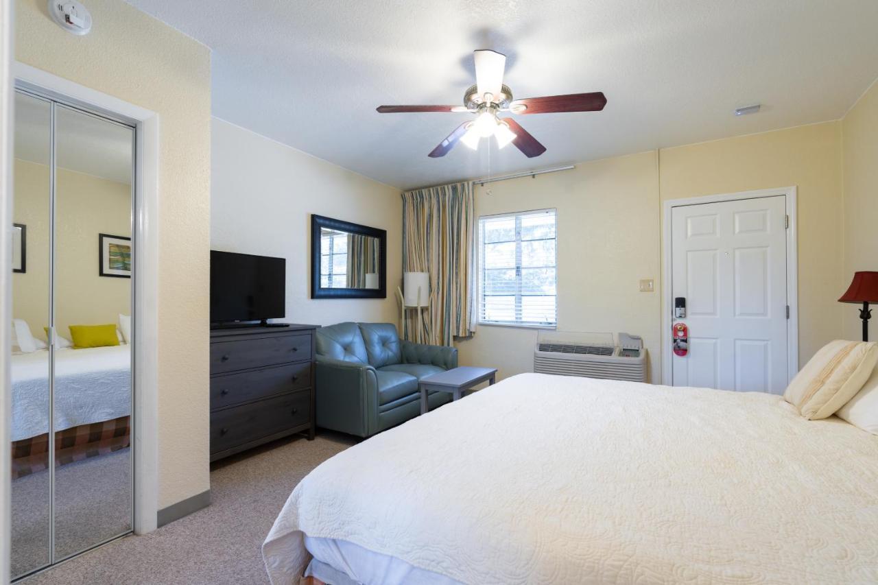 Mar Bay Exclusive Suites Safety Harbor Bagian luar foto