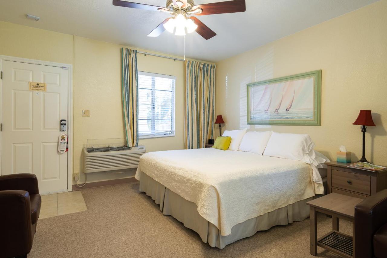 Mar Bay Exclusive Suites Safety Harbor Bagian luar foto