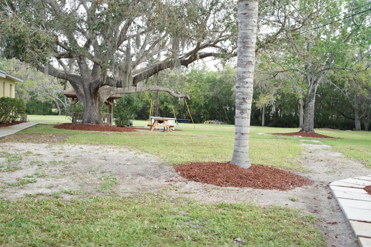 Mar Bay Exclusive Suites Safety Harbor Bagian luar foto