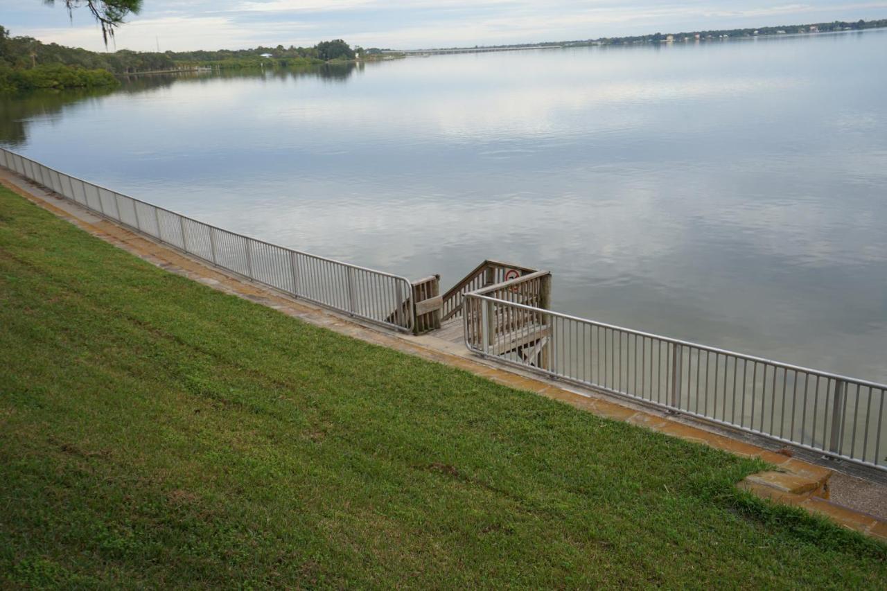 Mar Bay Exclusive Suites Safety Harbor Bagian luar foto